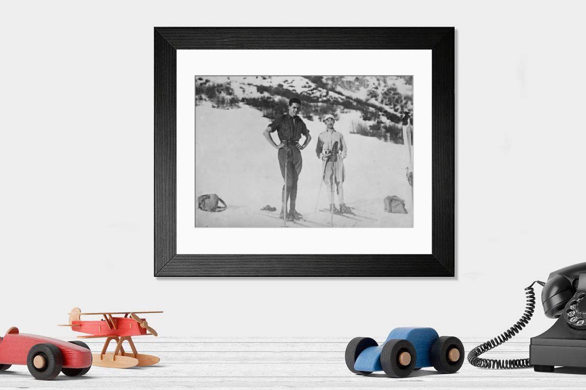 Shown hanging in a room: Modern 14"x12" (36x31cm)