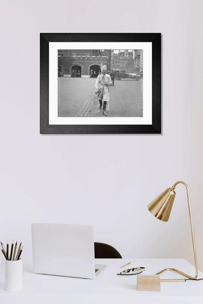 Shown hanging in a room: Modern 14"x12" (36x31cm)
