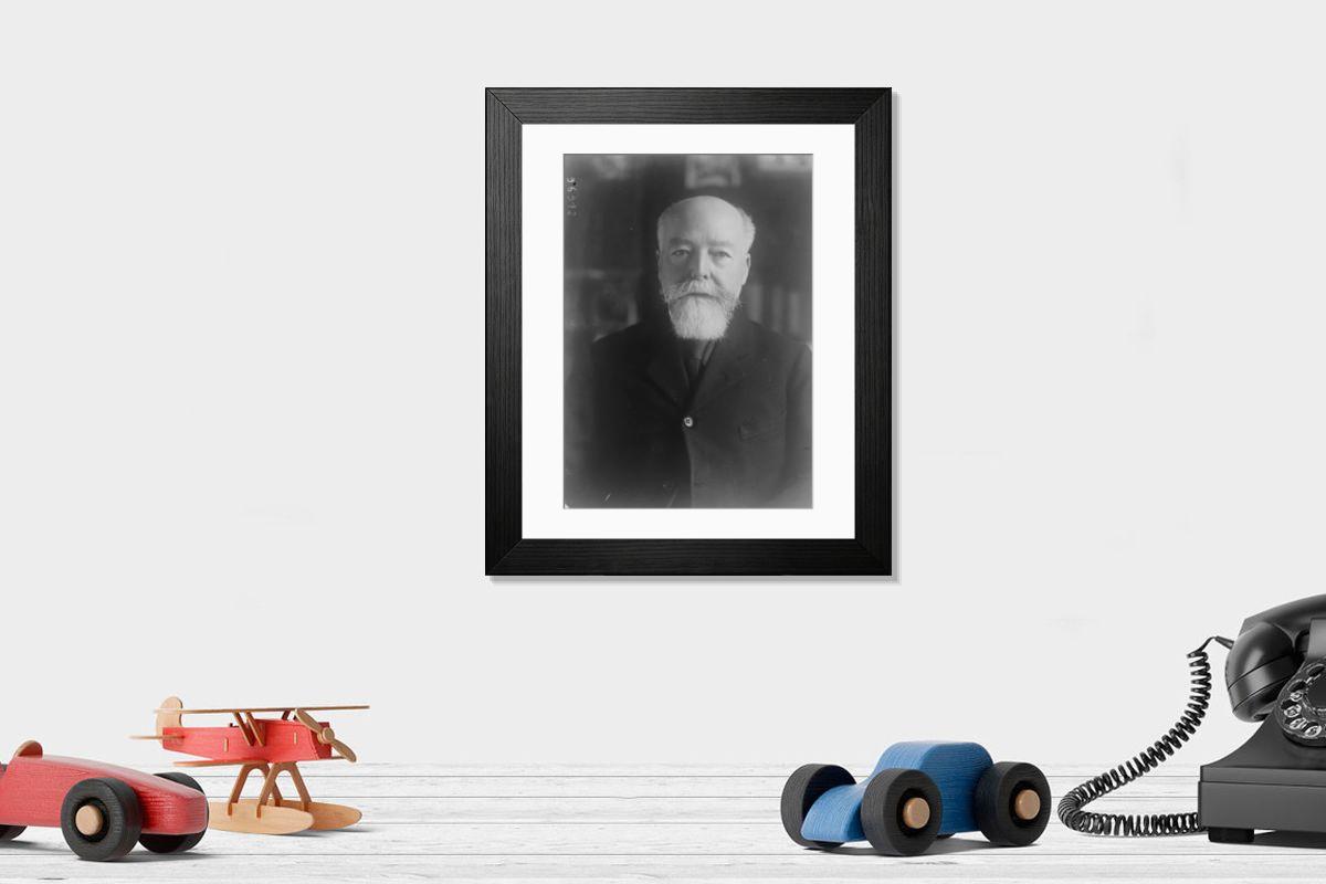 Shown hanging in a room: Modern 14"x12" (36x31cm)