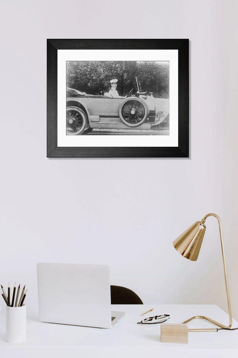 Shown hanging in a room: Modern 14"x12" (36x31cm)