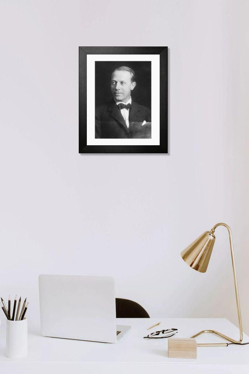Shown hanging in a room: Modern 14"x12" (36x31cm)