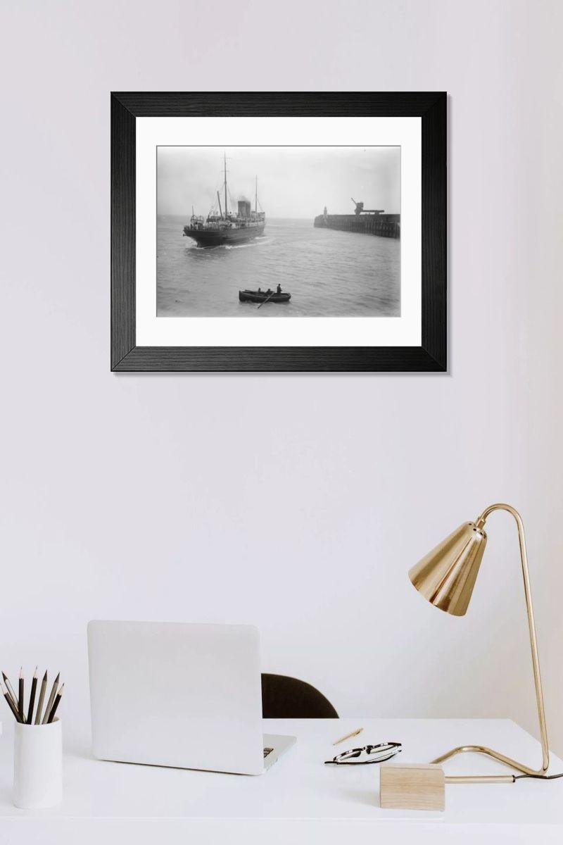 Shown hanging in a room: Modern 14"x12" (36x31cm)