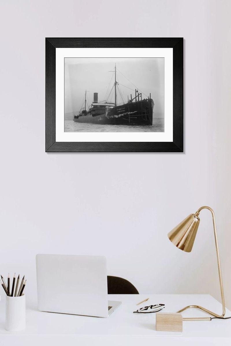 Shown hanging in a room: Modern 14"x12" (36x31cm)