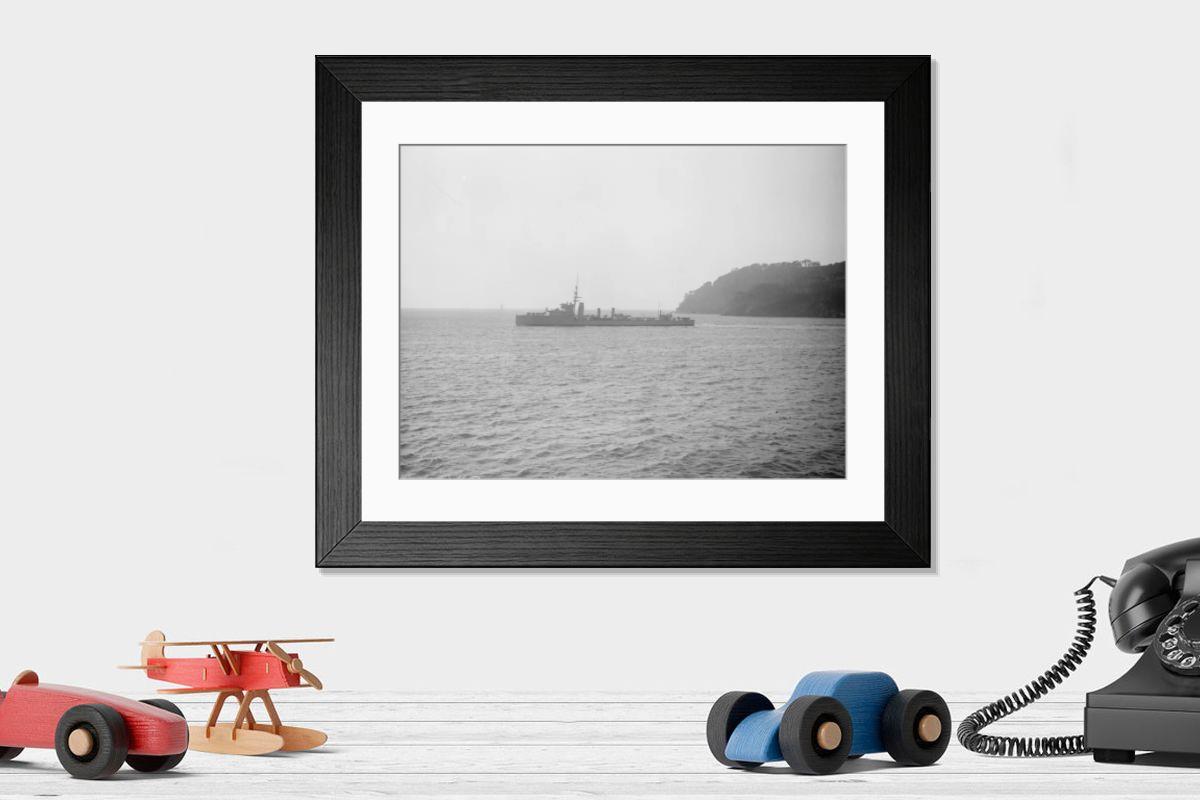 Shown hanging in a room: Modern 14"x12" (36x31cm)