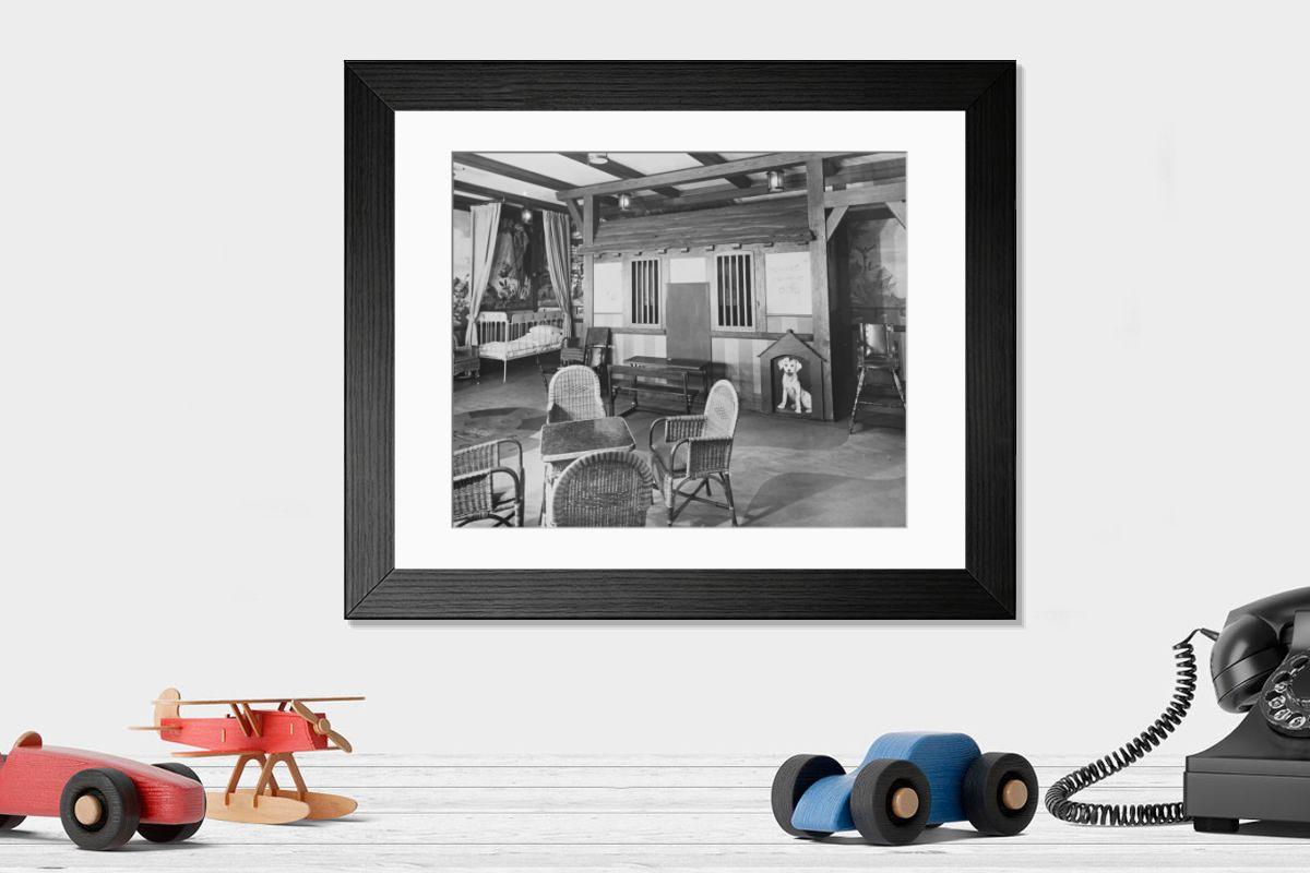 Shown hanging in a room: Modern 14"x12" (36x31cm)