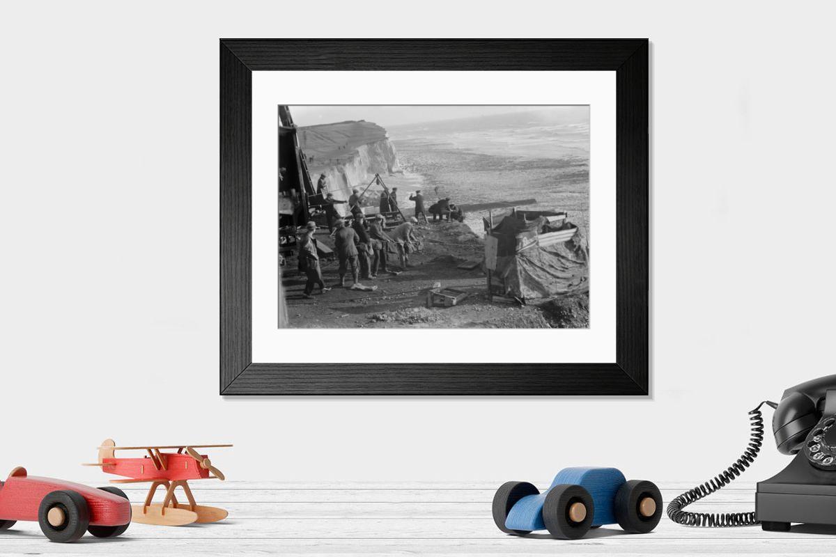 Shown hanging in a room: Modern 14"x12" (36x31cm)