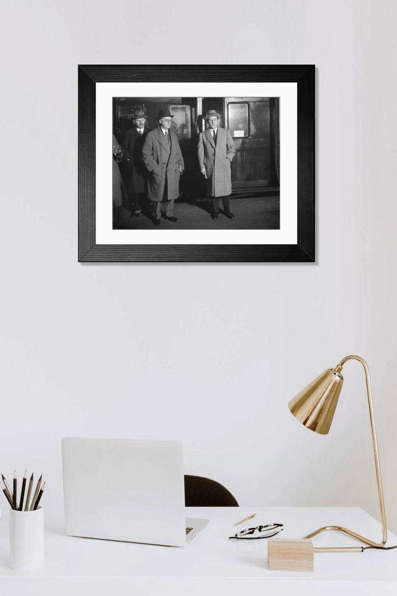 Shown hanging in a room: Modern 14"x12" (36x31cm)