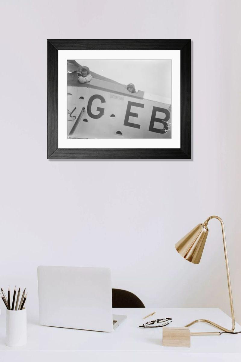 Shown hanging in a room: Modern 14"x12" (36x31cm)