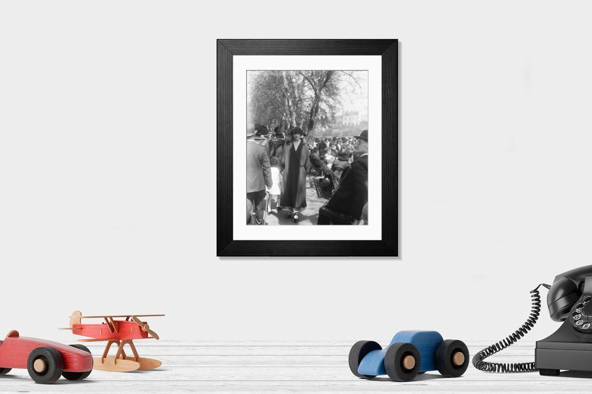 Shown hanging in a room: Modern 14"x12" (36x31cm)