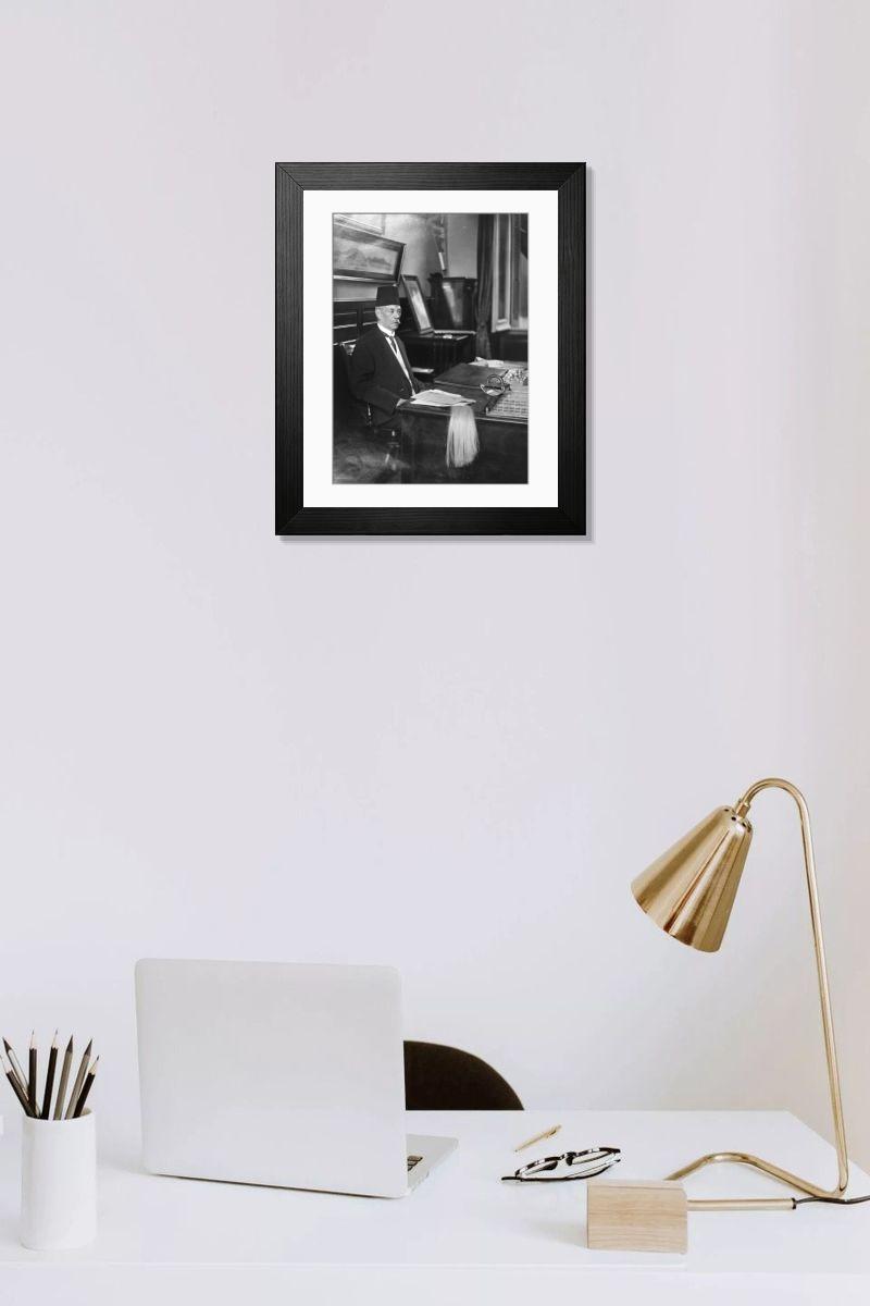 Shown hanging in a room: Modern 14"x12" (36x31cm)