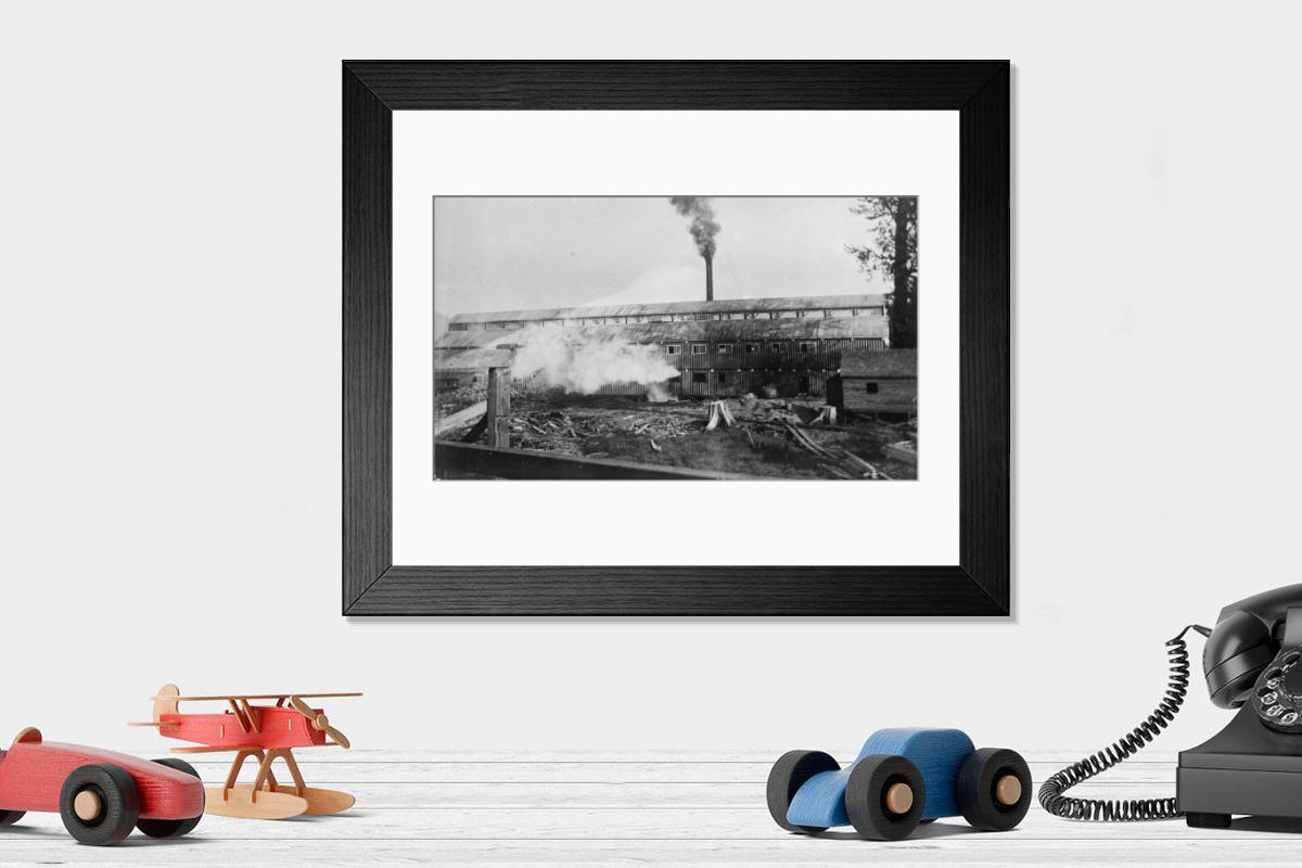 Shown hanging in a room: Modern 14"x12" (36x31cm)