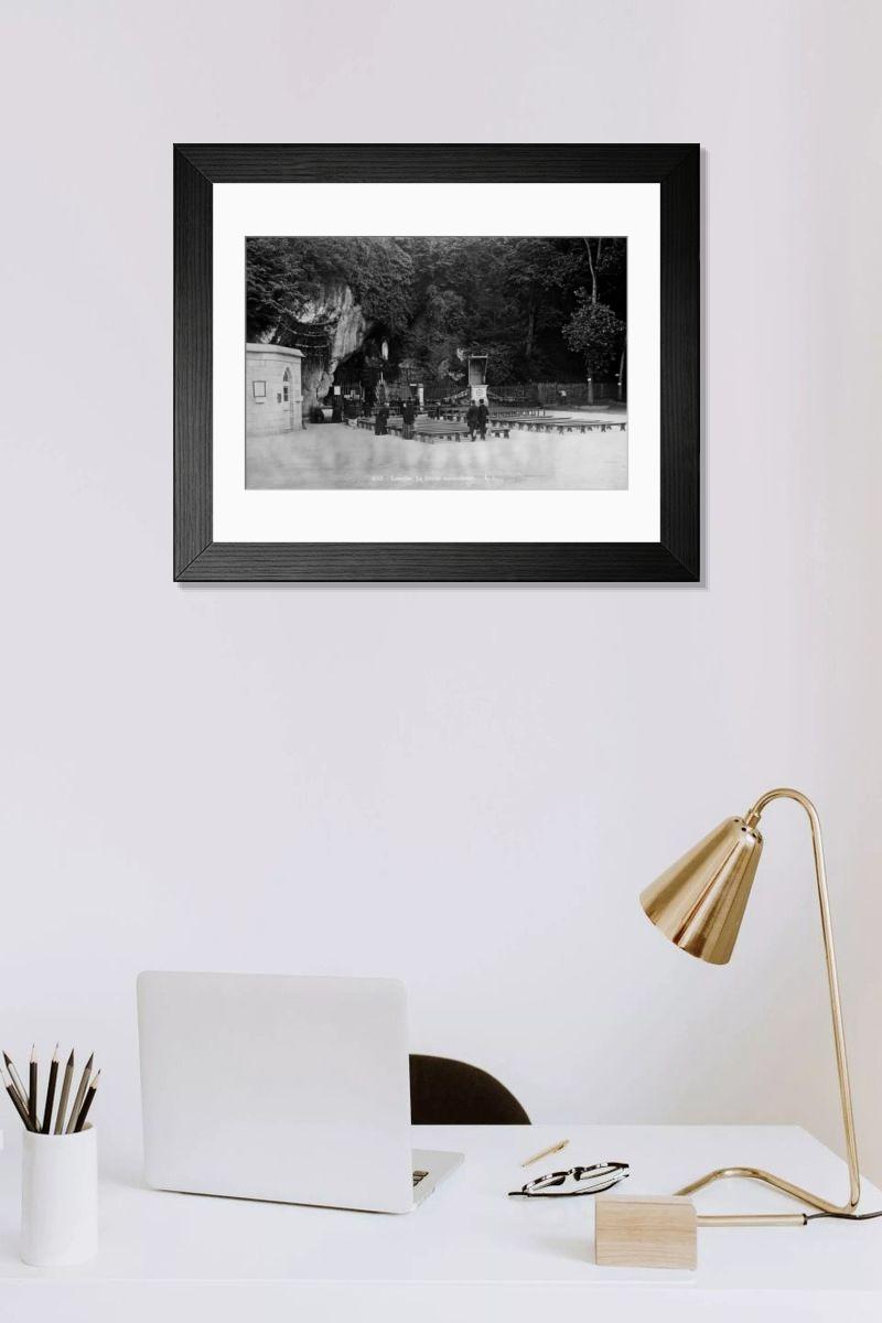 Shown hanging in a room: Modern 14"x12" (36x31cm)