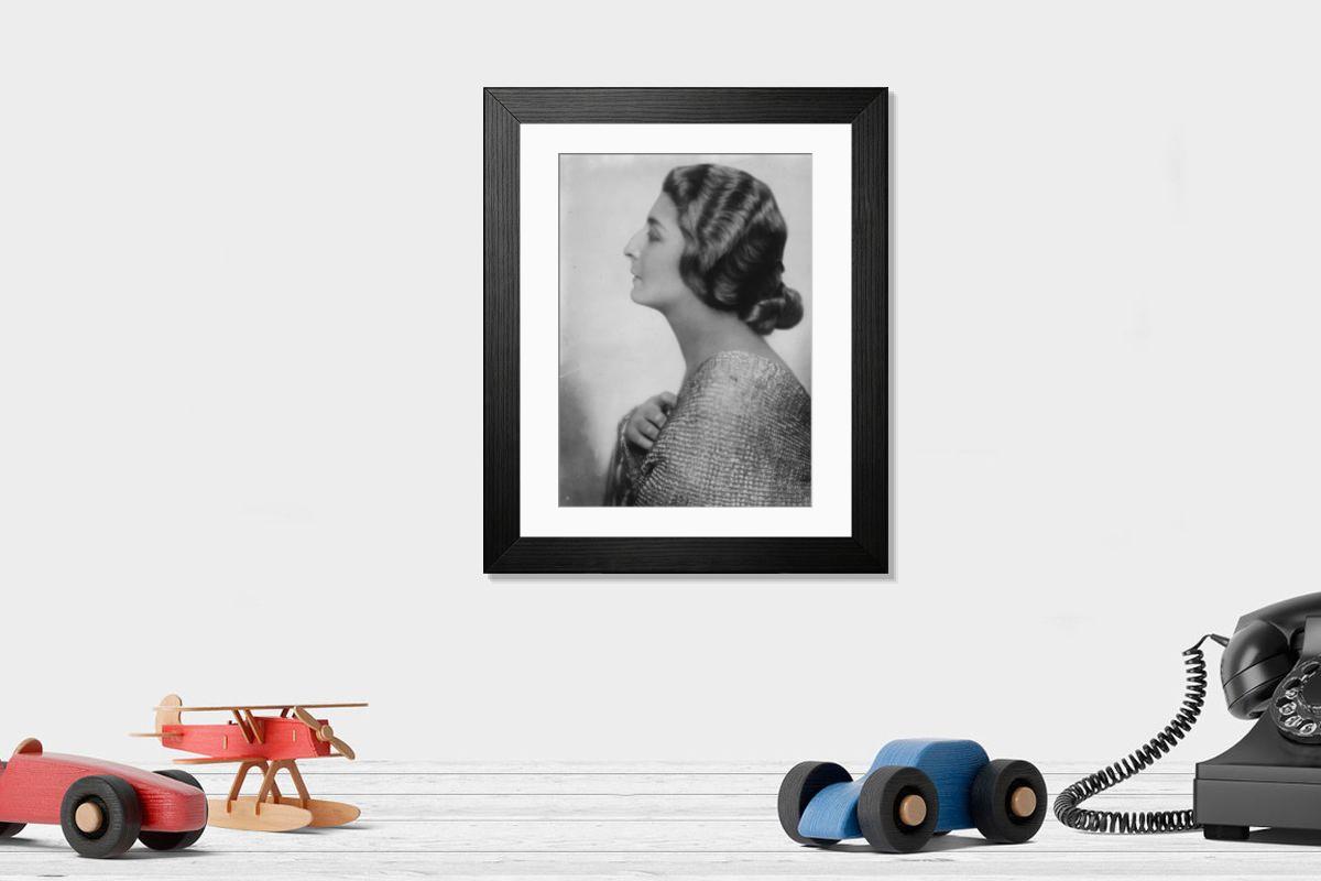 Shown hanging in a room: Modern 14"x12" (36x31cm)