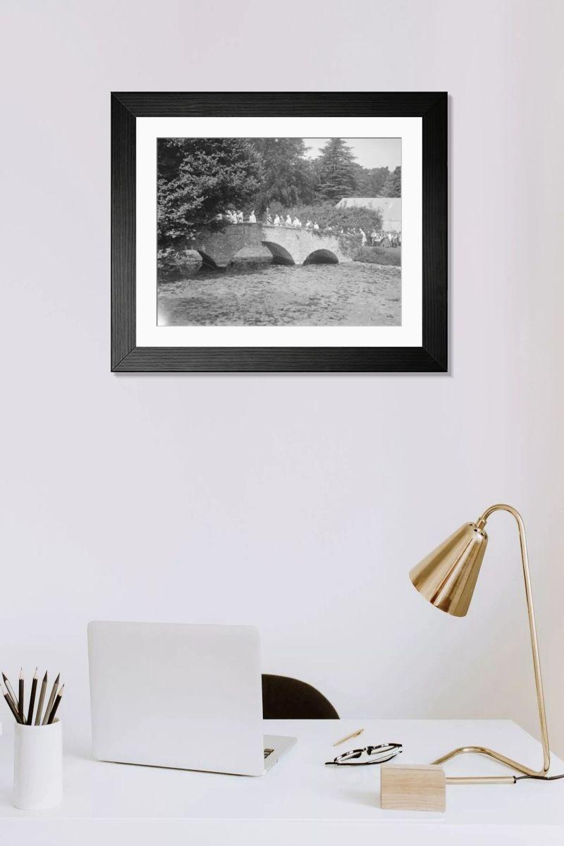 Shown hanging in a room: Modern 14"x12" (36x31cm)