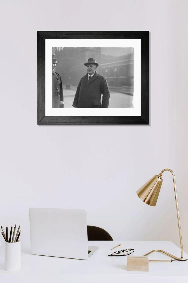 Shown hanging in a room: Modern 14"x12" (36x31cm)