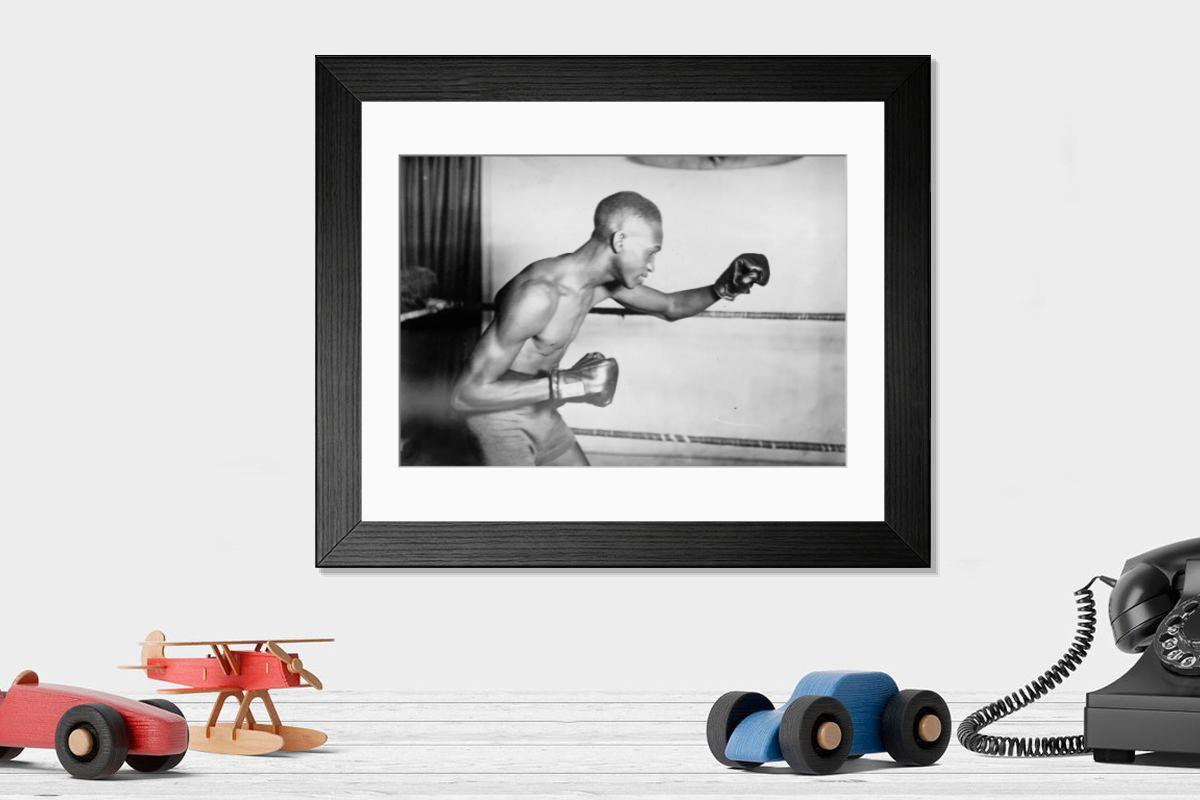Shown hanging in a room: Modern 14"x12" (36x31cm)
