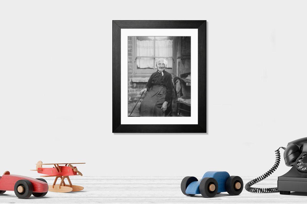 Shown hanging in a room: Modern 14"x12" (36x31cm)