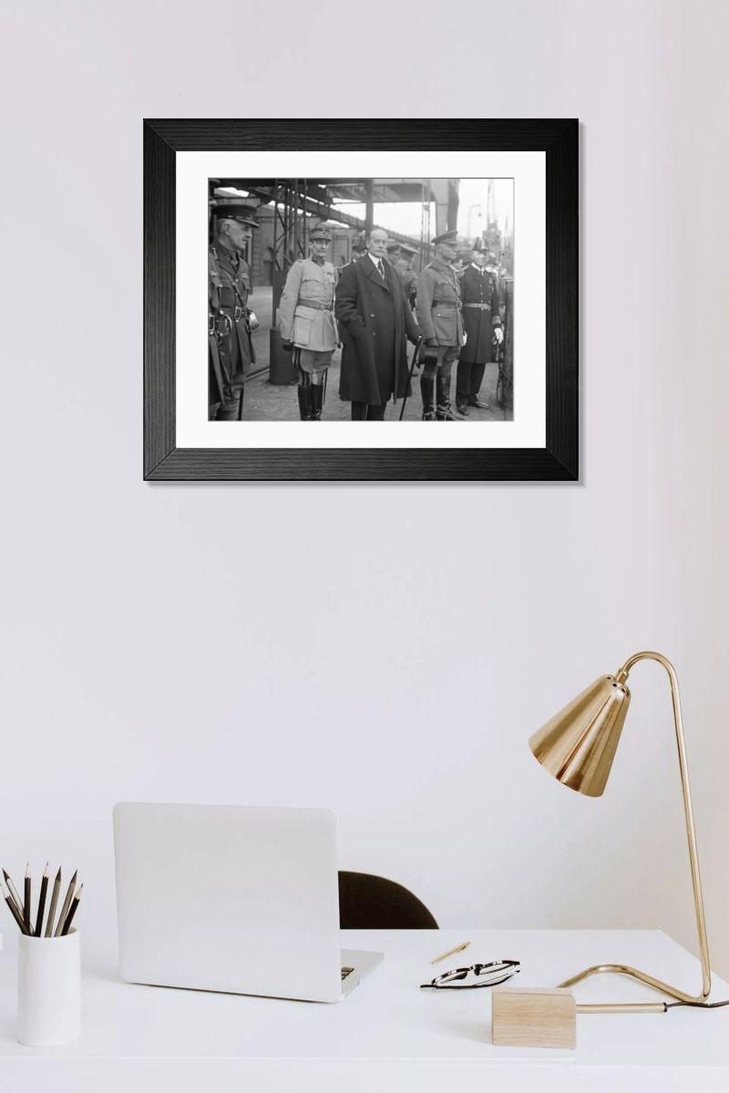 Shown hanging in a room: Modern 14"x12" (36x31cm)