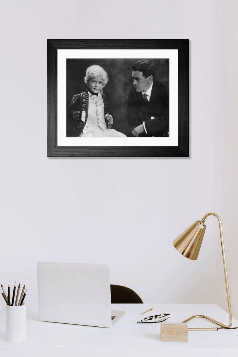 Shown hanging in a room: Modern 14"x12" (36x31cm)
