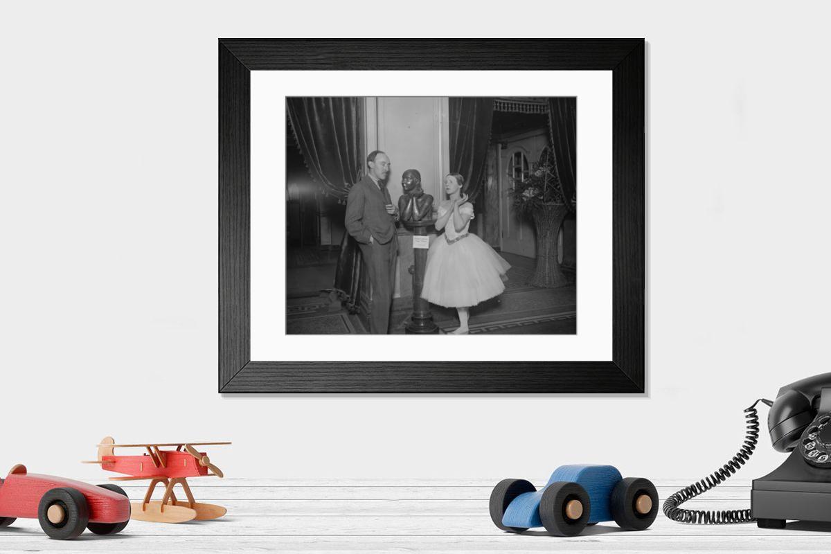 Shown hanging in a room: Modern 14"x12" (36x31cm)