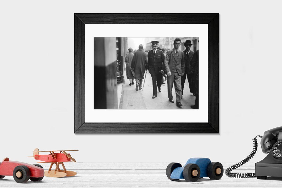 Shown hanging in a room: Modern 14"x12" (36x31cm)