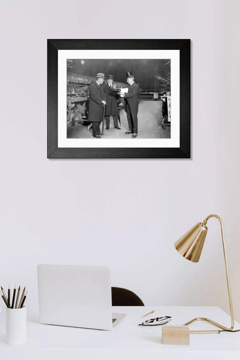Shown hanging in a room: Modern 14"x12" (36x31cm)