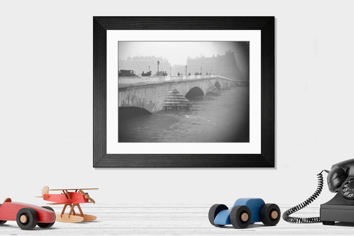 Shown hanging in a room: Modern 14"x12" (36x31cm)
