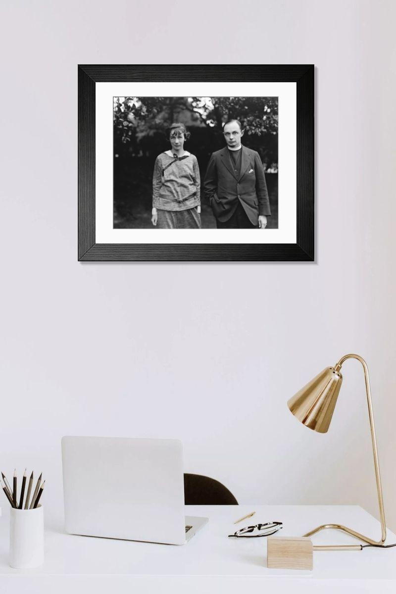 Shown hanging in a room: Modern 14"x12" (36x31cm)