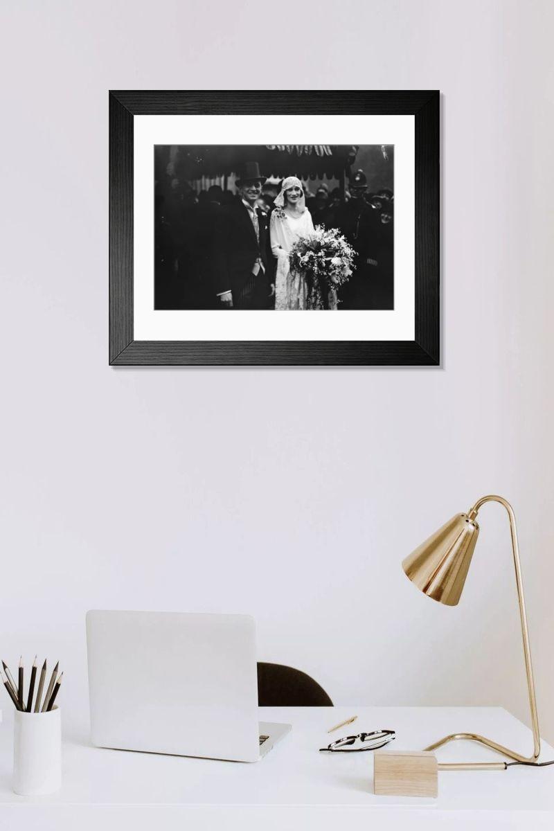 Shown hanging in a room: Modern 14"x12" (36x31cm)
