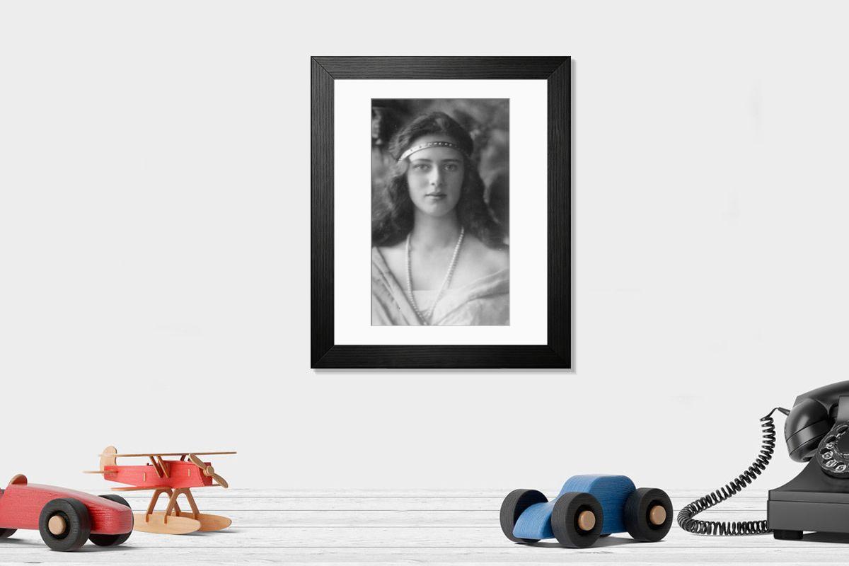 Shown hanging in a room: Modern 14"x12" (36x31cm)