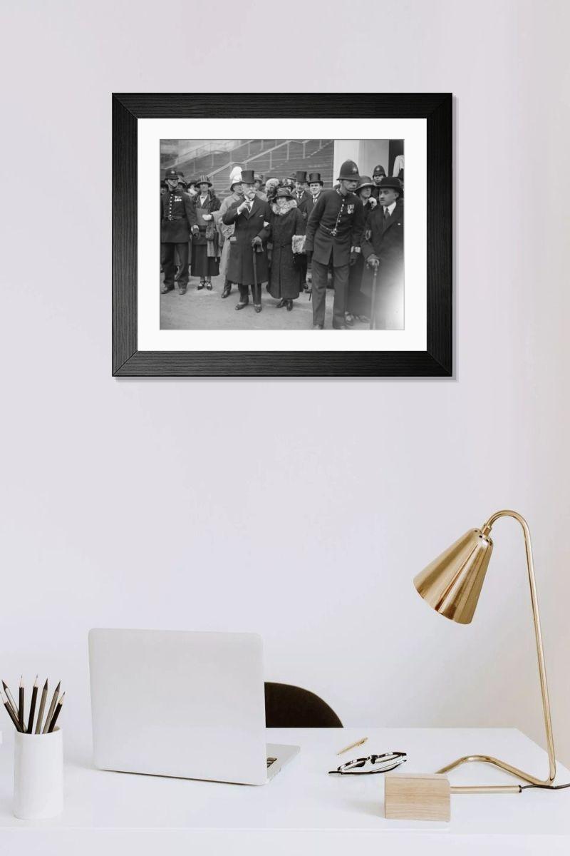 Shown hanging in a room: Modern 14"x12" (36x31cm)