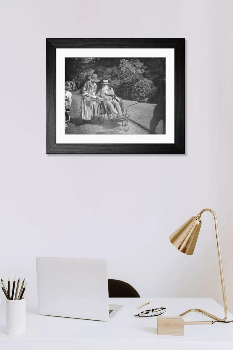 Shown hanging in a room: Modern 14"x12" (36x31cm)