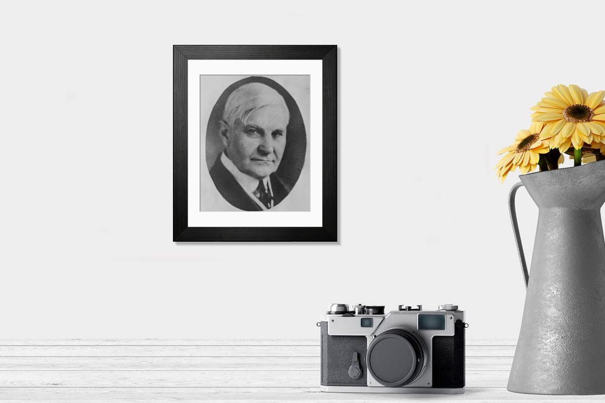 Shown hanging in a room: Modern 14"x12" (36x31cm)