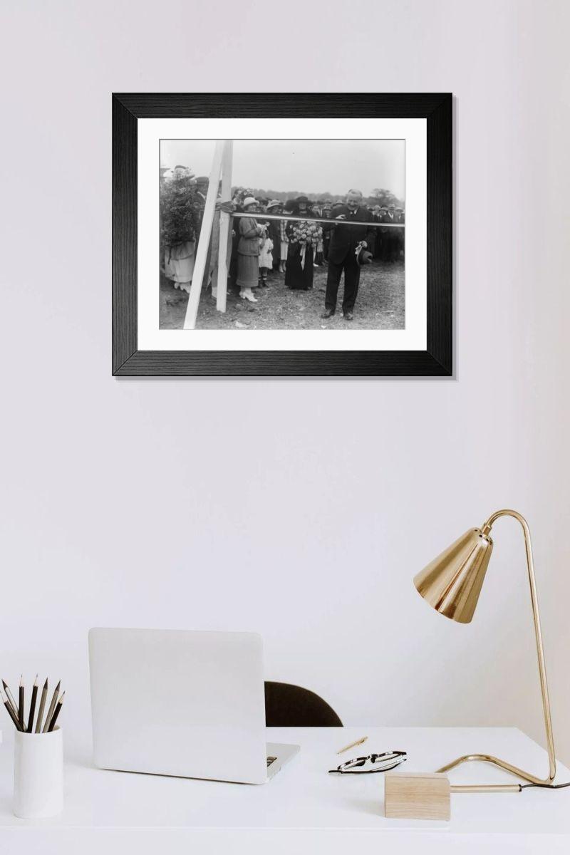 Shown hanging in a room: Modern 14"x12" (36x31cm)