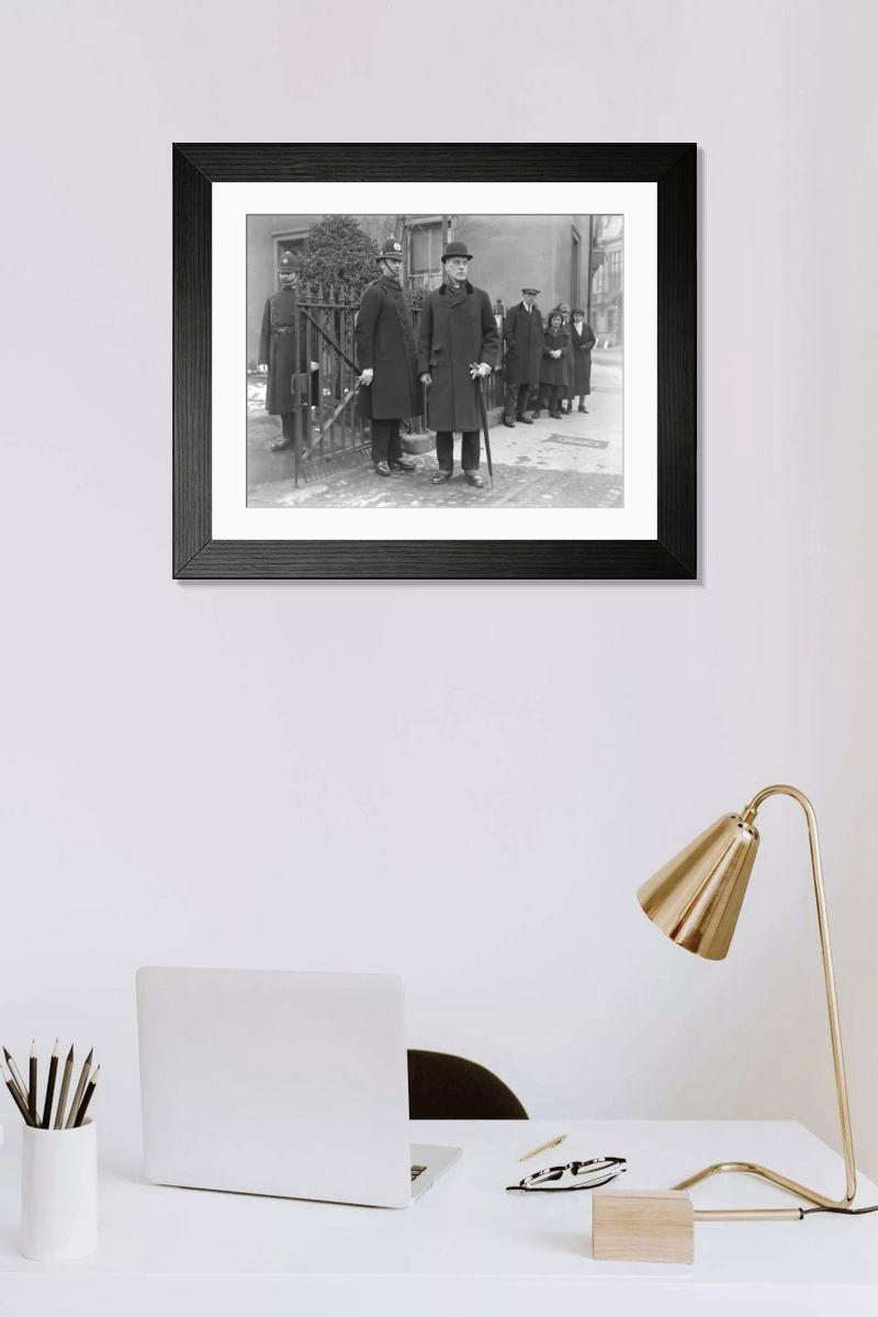 Shown hanging in a room: Modern 14"x12" (36x31cm)
