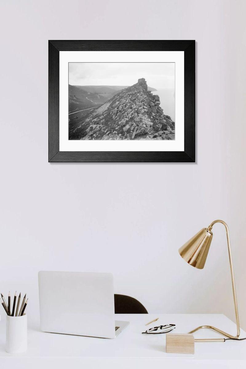 Shown hanging in a room: Modern 14"x12" (36x31cm)