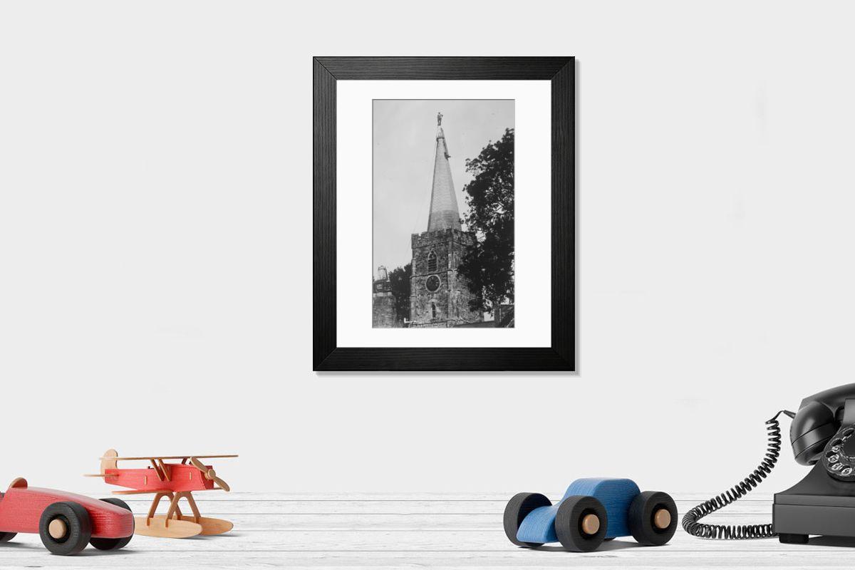 Shown hanging in a room: Modern 14"x12" (36x31cm)