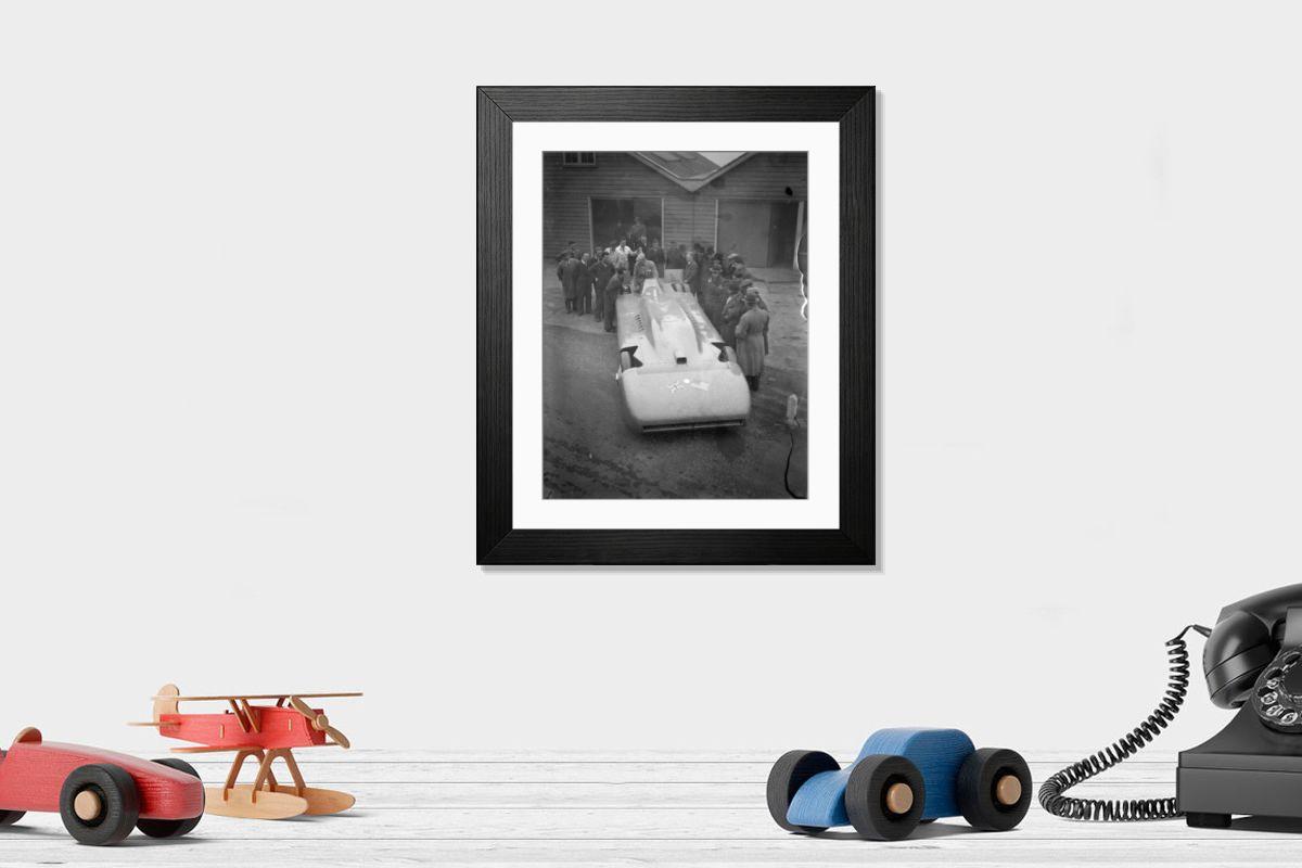 Shown hanging in a room: Modern 14"x12" (36x31cm)