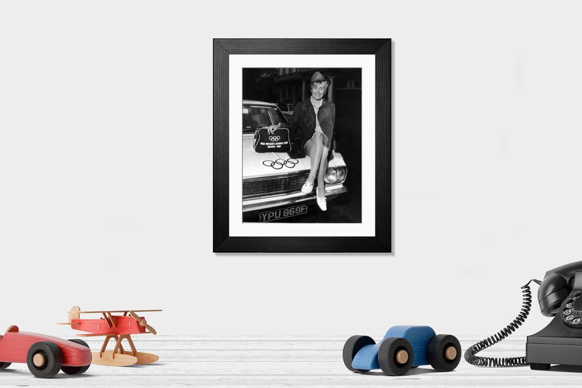 Shown hanging in a room: Modern 14"x12" (36x31cm)