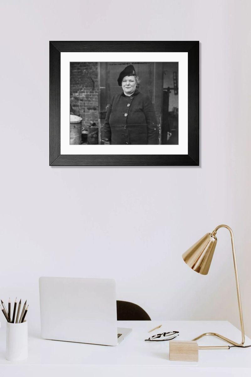 Shown hanging in a room: Modern 14"x12" (36x31cm)