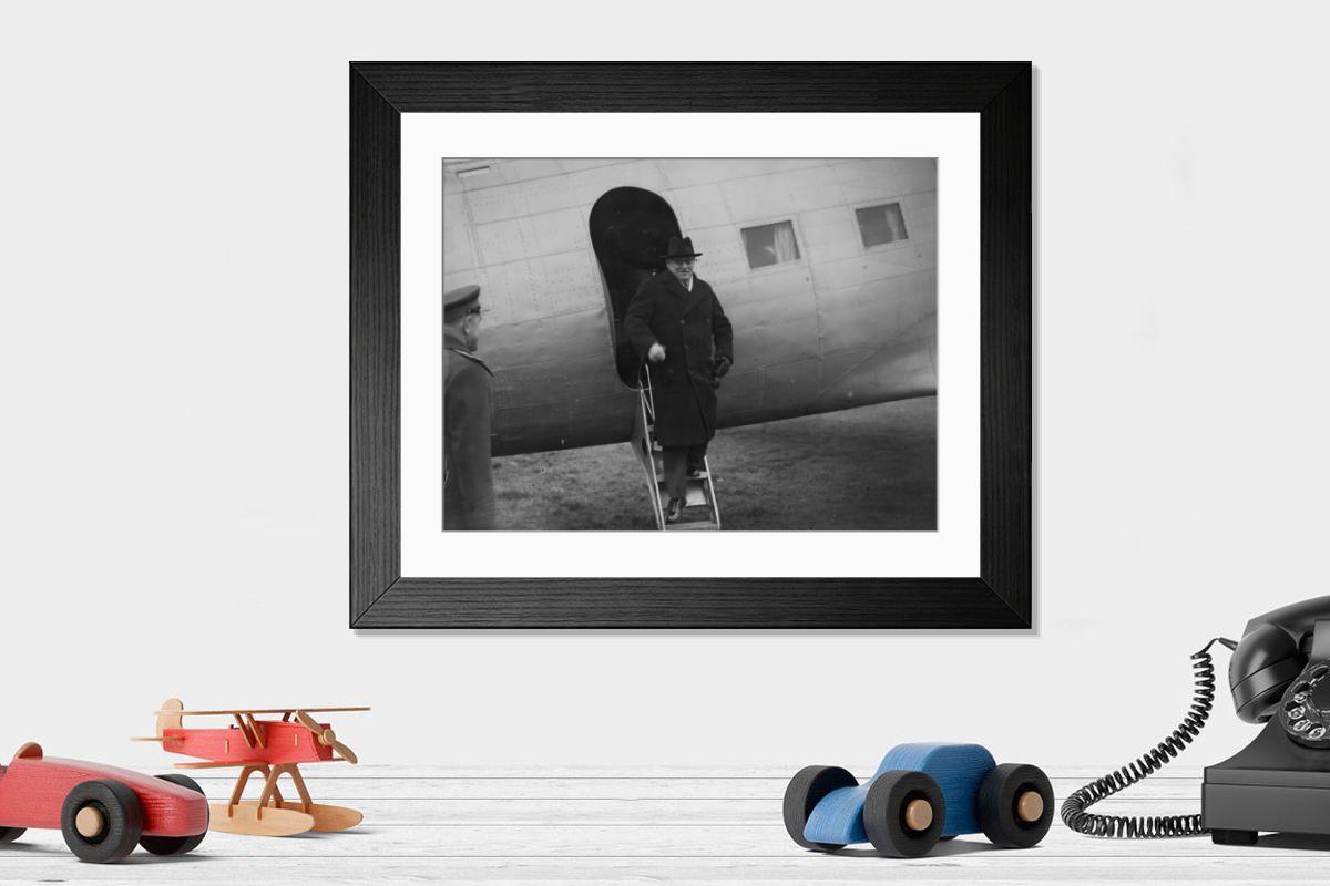 Shown hanging in a room: Modern 14"x12" (36x31cm)