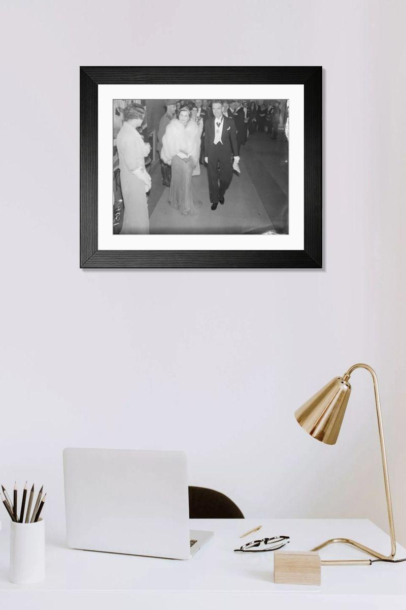 Shown hanging in a room: Modern 14"x12" (36x31cm)
