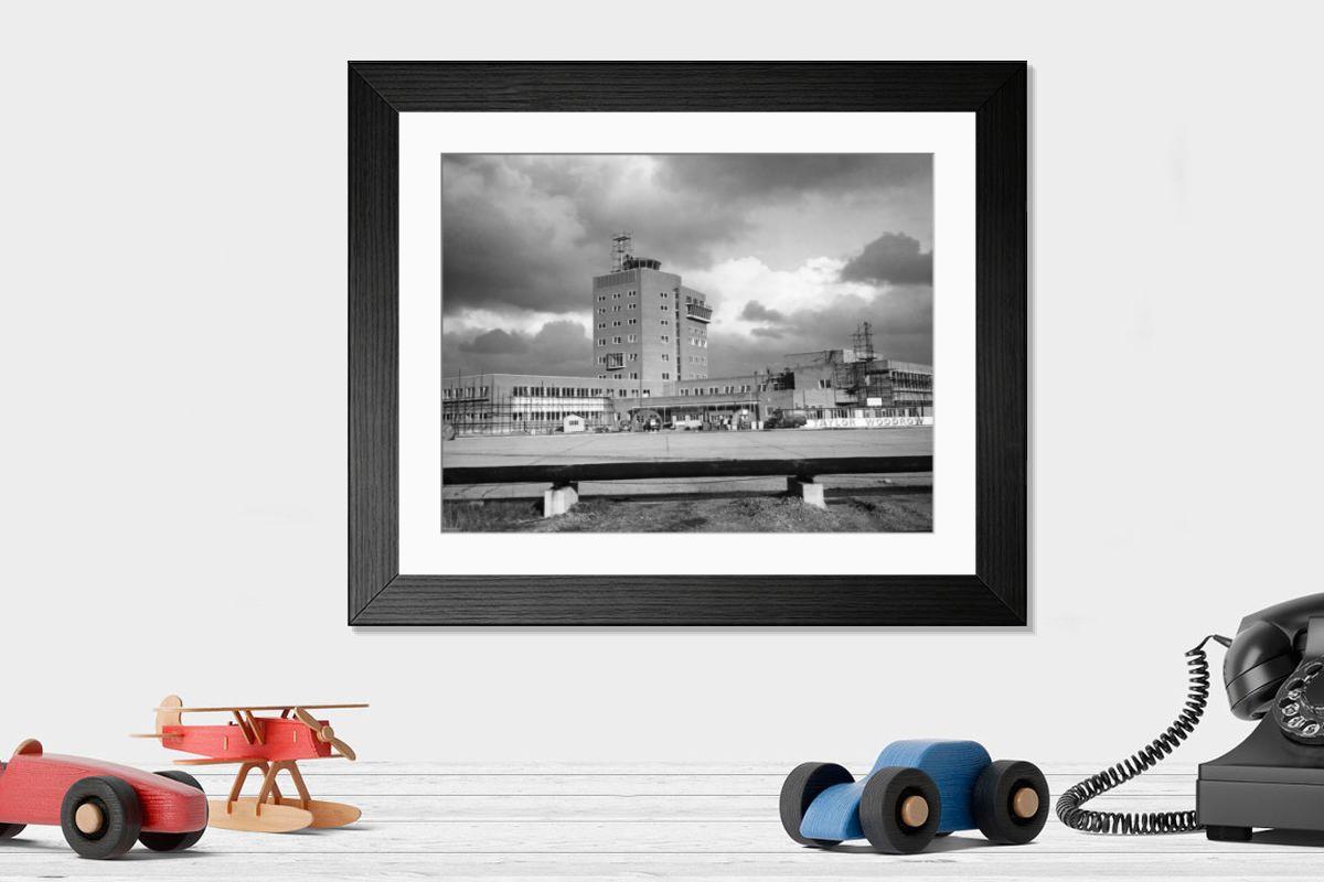 Shown hanging in a room: Modern 14"x12" (36x31cm)