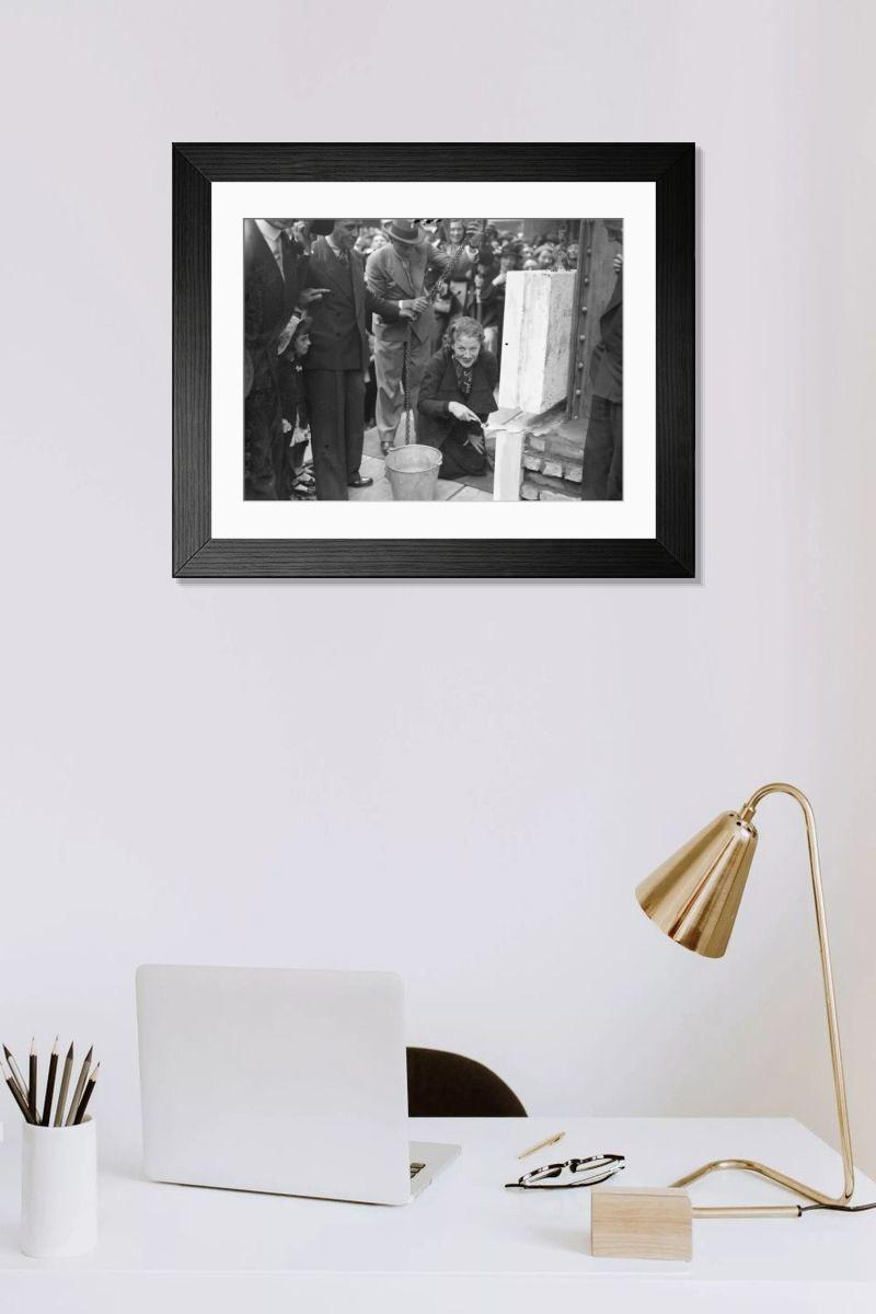Shown hanging in a room: Modern 14"x12" (36x31cm)