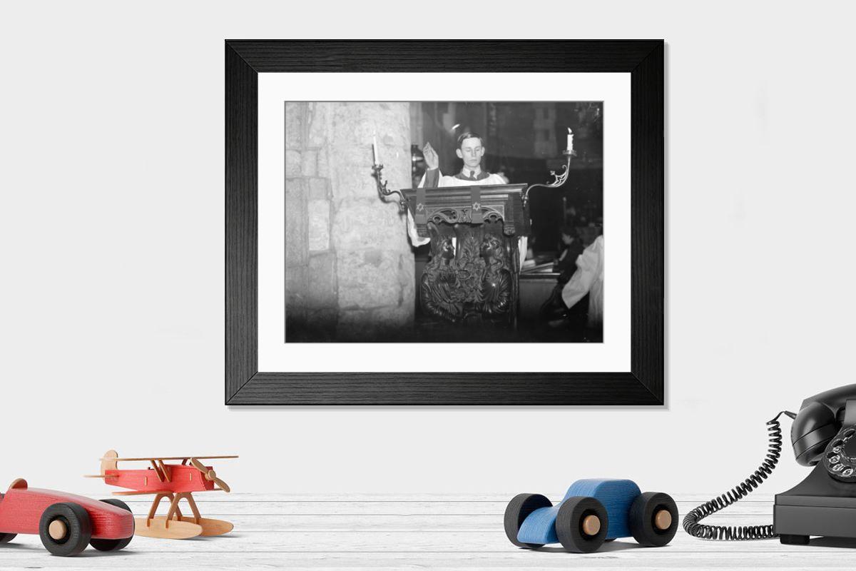 Shown hanging in a room: Modern 14"x12" (36x31cm)