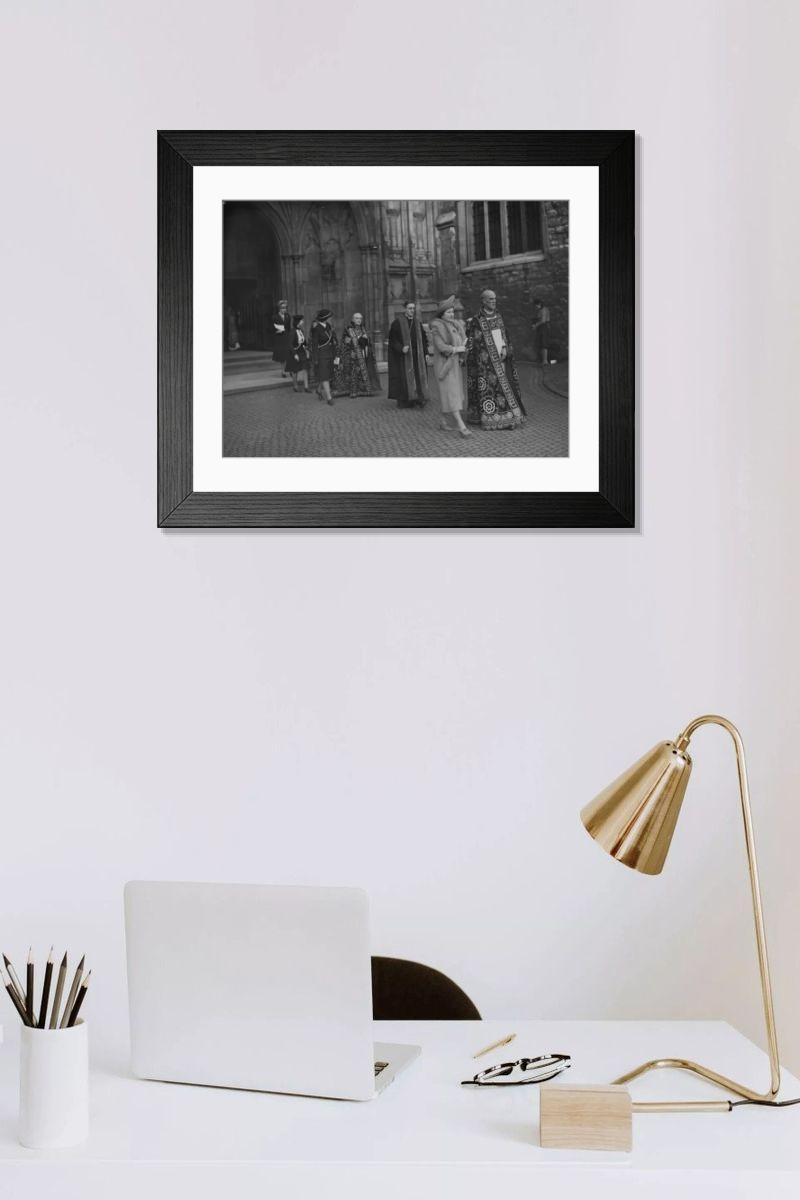 Shown hanging in a room: Modern 14"x12" (36x31cm)