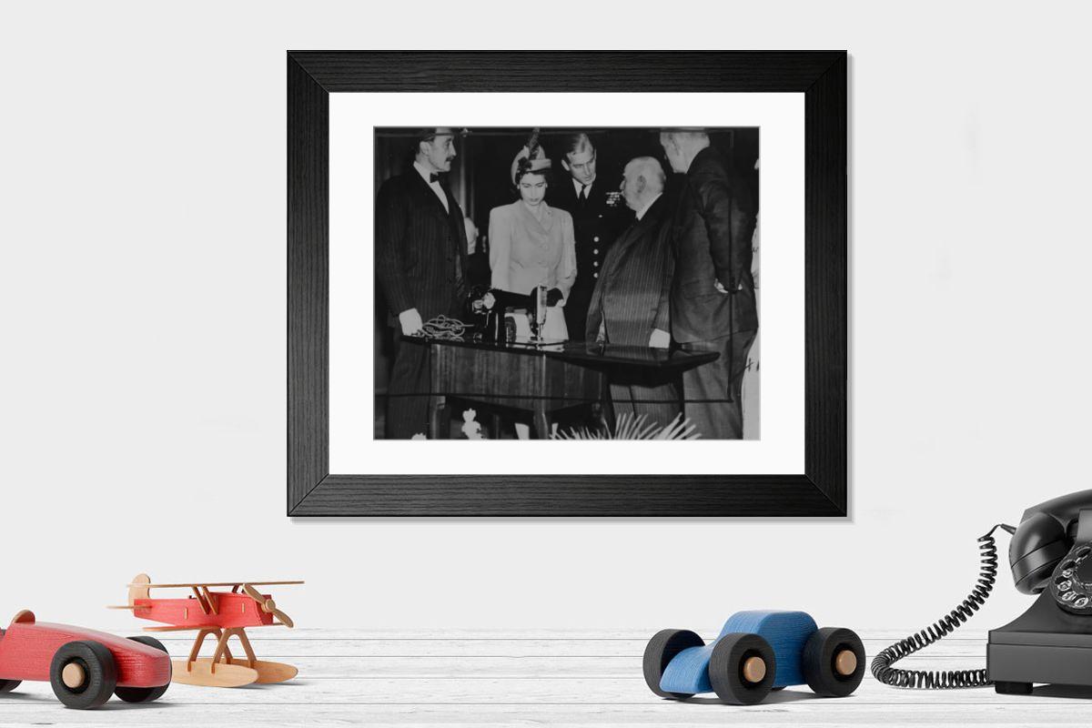 Shown hanging in a room: Modern 14"x12" (36x31cm)