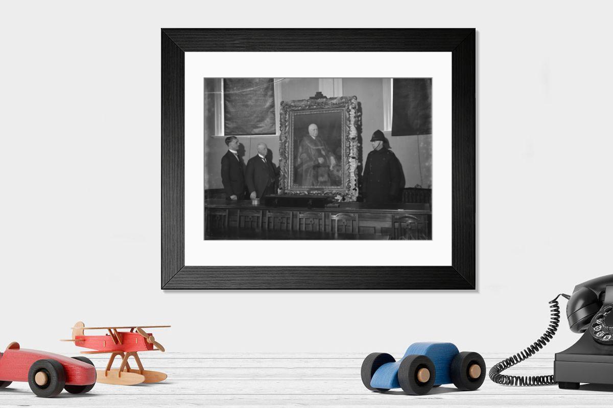 Shown hanging in a room: Modern 14"x12" (36x31cm)