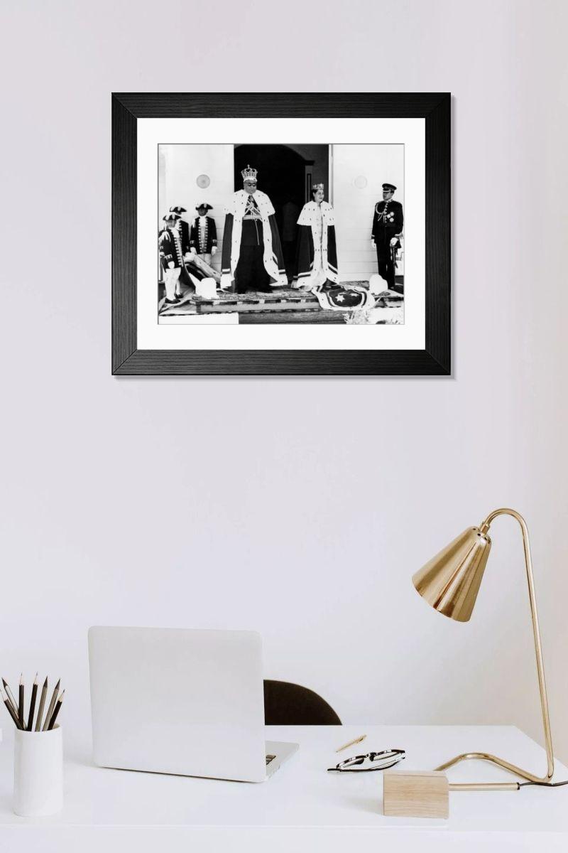 Shown hanging in a room: Modern 14"x12" (36x31cm)
