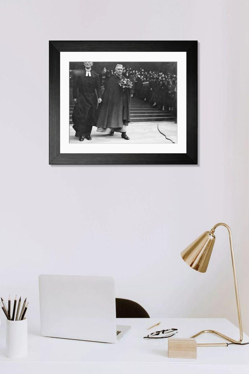 Shown hanging in a room: Modern 14"x12" (36x31cm)
